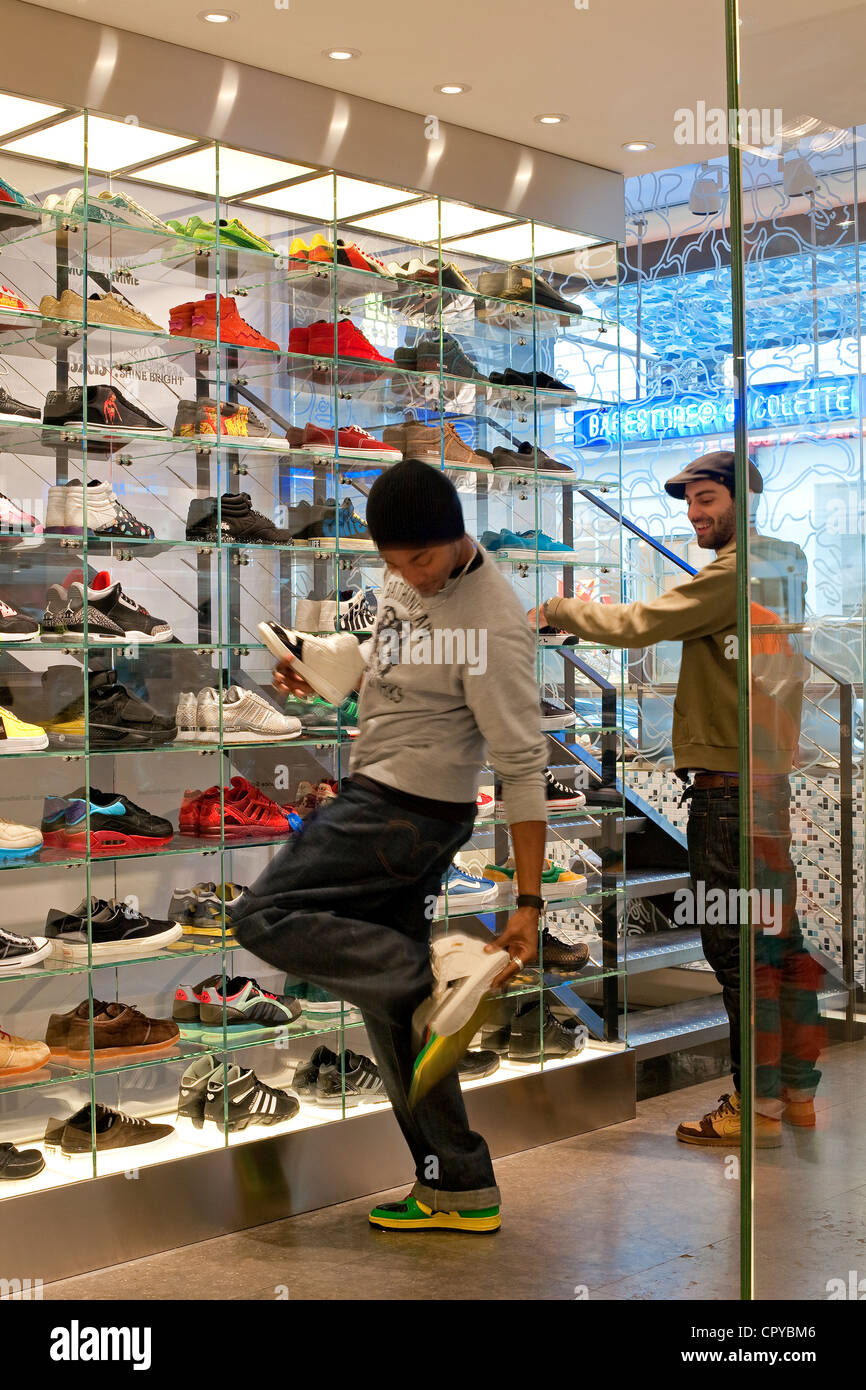 Concept store paris hi-res stock photography and images - Alamy