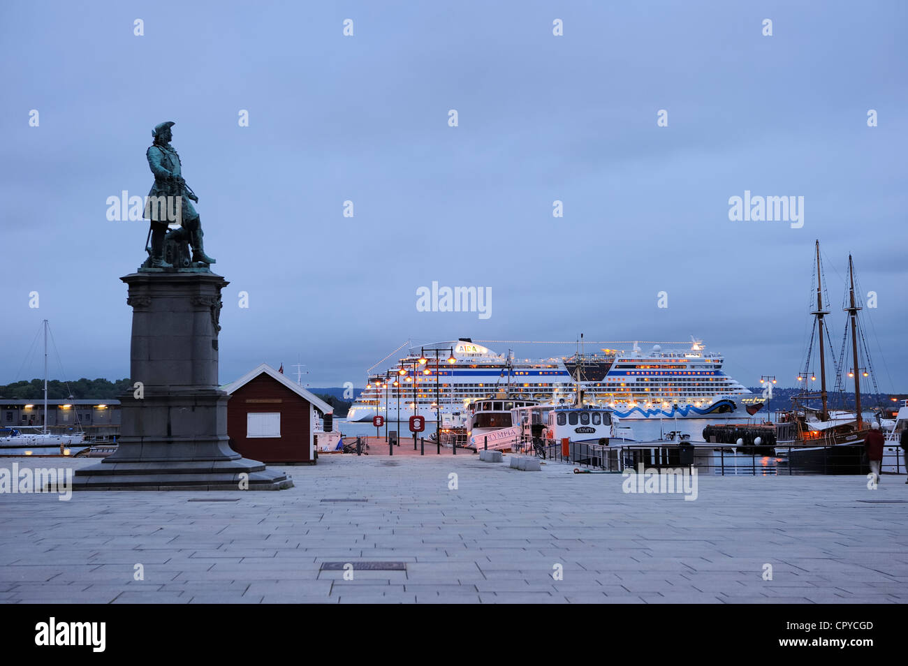 Norway, Oslo, statue of Peter Jansen Wessel alias Tordenskjold naval hero, on the harbour Stock Photo