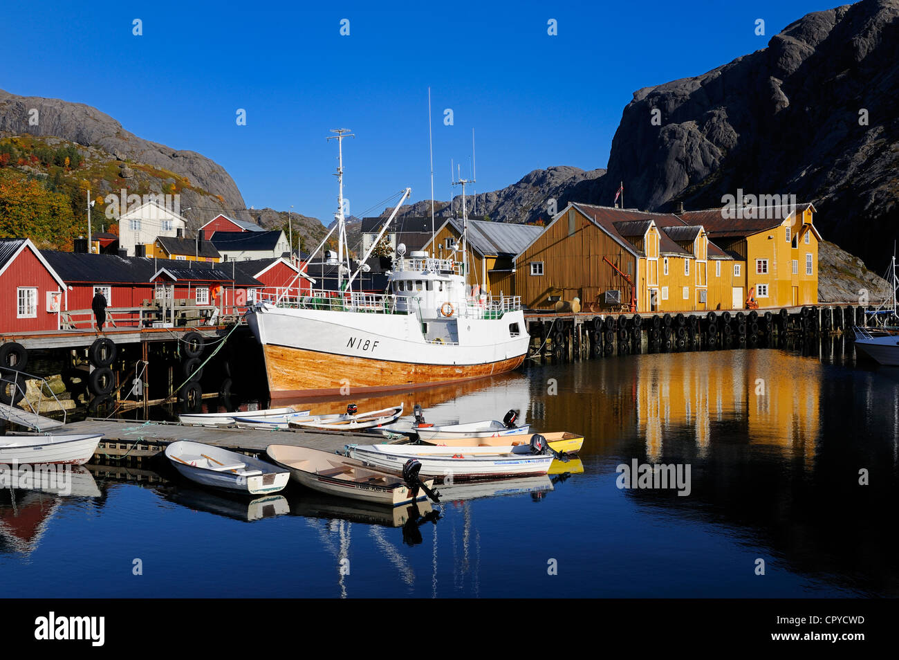 Norway, Nordland County, Lofoten Islands, Flakstadoy Island, harbour of Nussfjord restored village Stock Photo