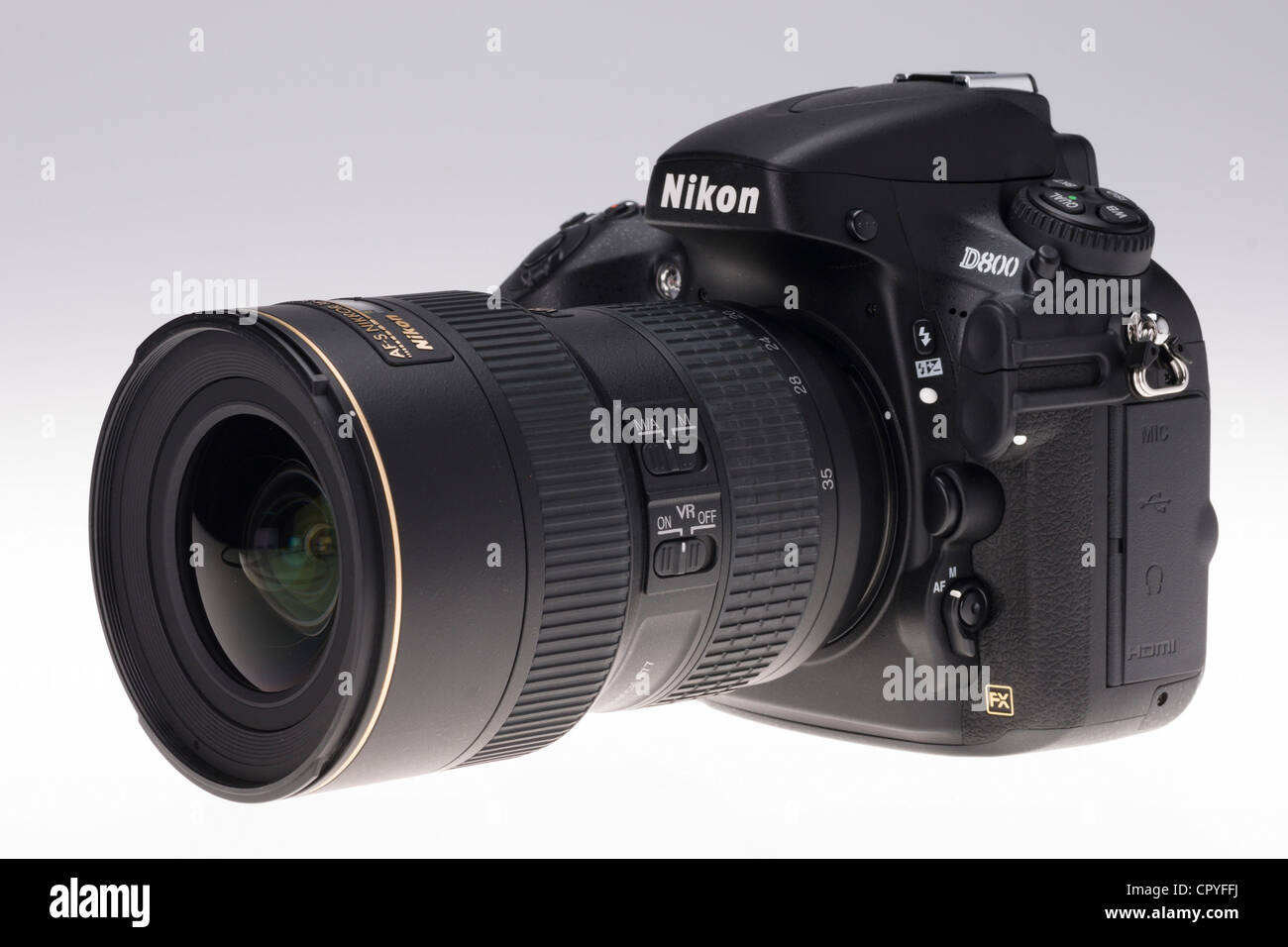 Nikon D800 professional DSLR - with 16-35mm Nikkor wide angle zoom Stock  Photo - Alamy