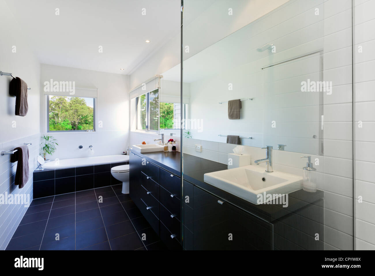 Modern bathroom in stylish Australian house Stock Photo - Alamy