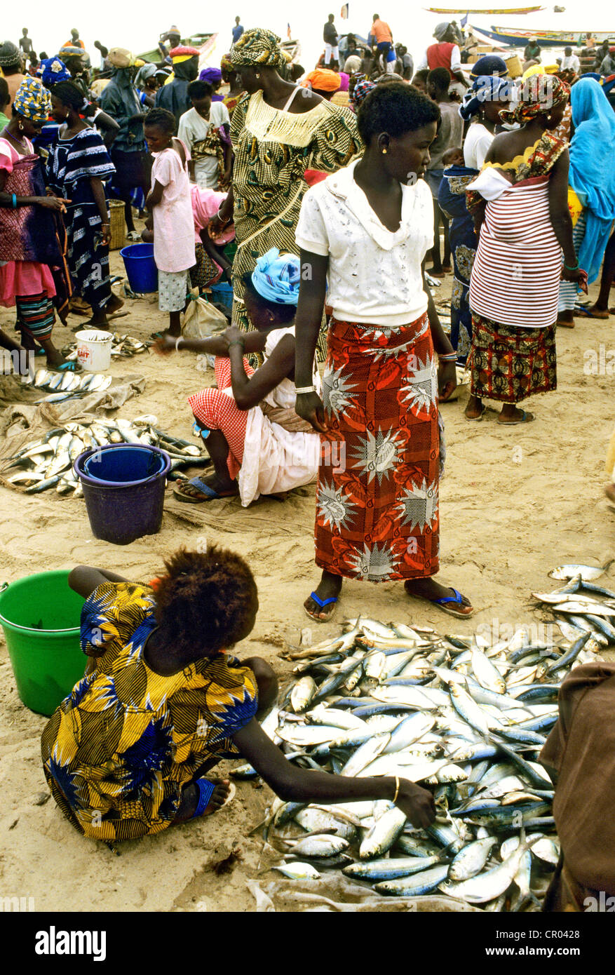 Senegal, women selling the fish on the beach of M'bour Stock Photo
