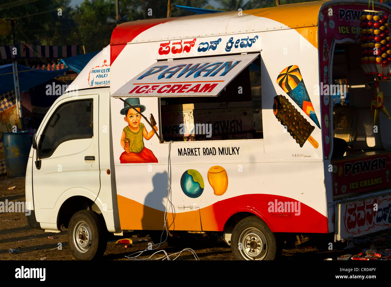 Icecream cart hires stock photography and images Alamy