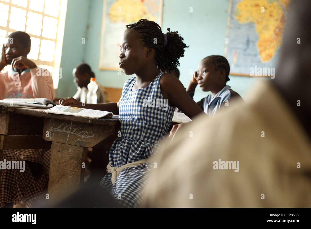 Children attend class at the groupe scolaire Bondoukou Est primary school in Bondoukou, Zanzan region, Cote d'Ivoire on Thursday Stock Photo