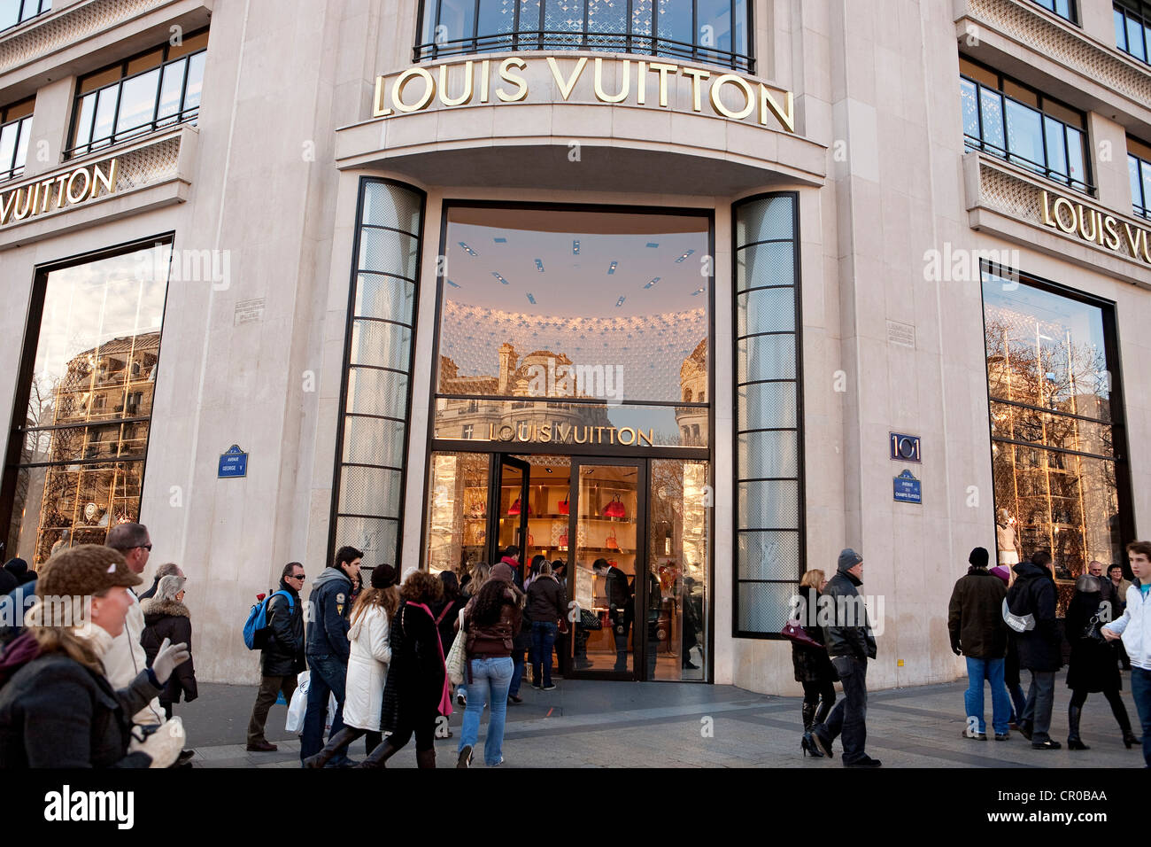 Louis Vuitton flagship store at the Champs-Elysees, Paris FR Stock