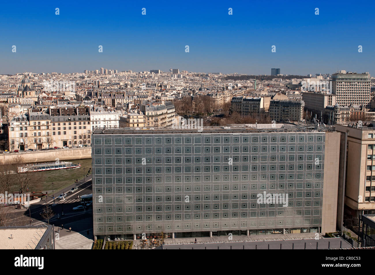 France, Paris, Institut du Monde Arabe (Arab World Institute) by architect Jean Nouvel and architecture-studio Stock Photo