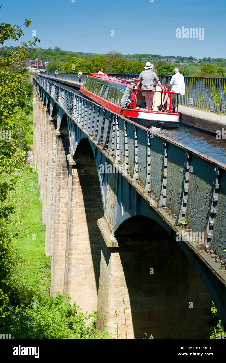 Narrow boat on Pontcysyllte Aqueduct carrying Llangollen Canal, Wrexham, Wales UK Stock Photo