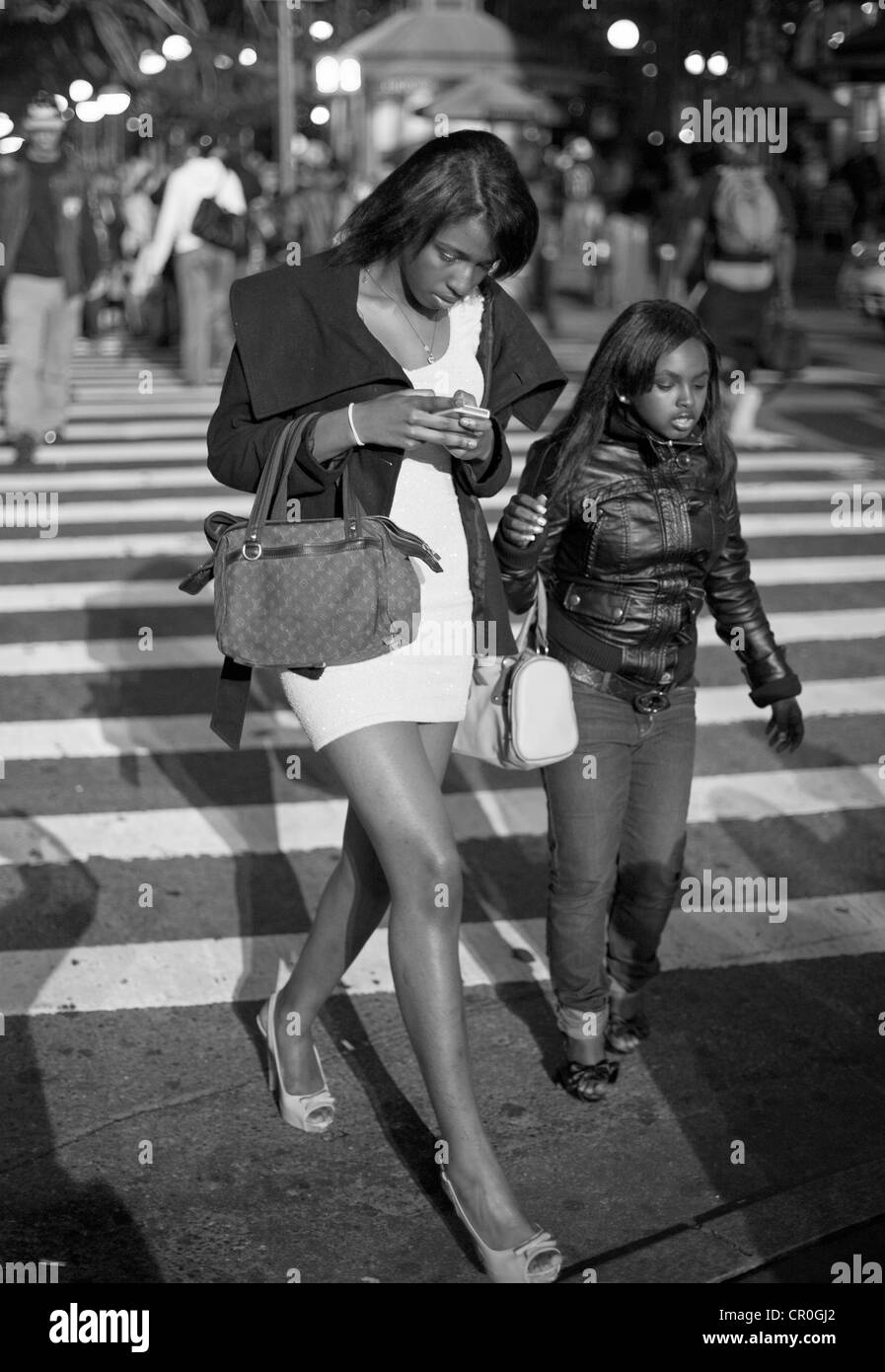 Very tall woman High Resolution Stock Photography and Images - Alamy