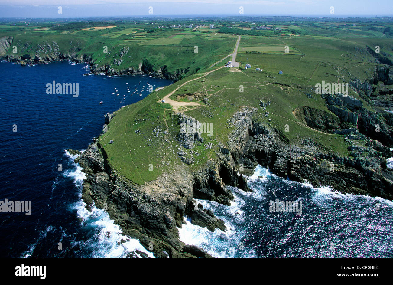 France, Finistere, Iroise Sea, Plogoff, Pointe du Raz, Anse de Brezellec (aerial view) Stock Photo