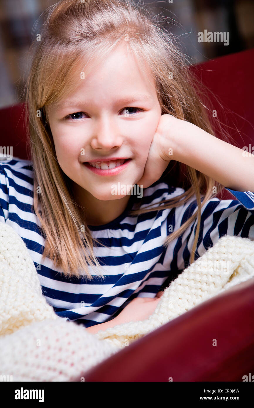 Straight hair 10 year old girl hi-res stock photography and images - Alamy