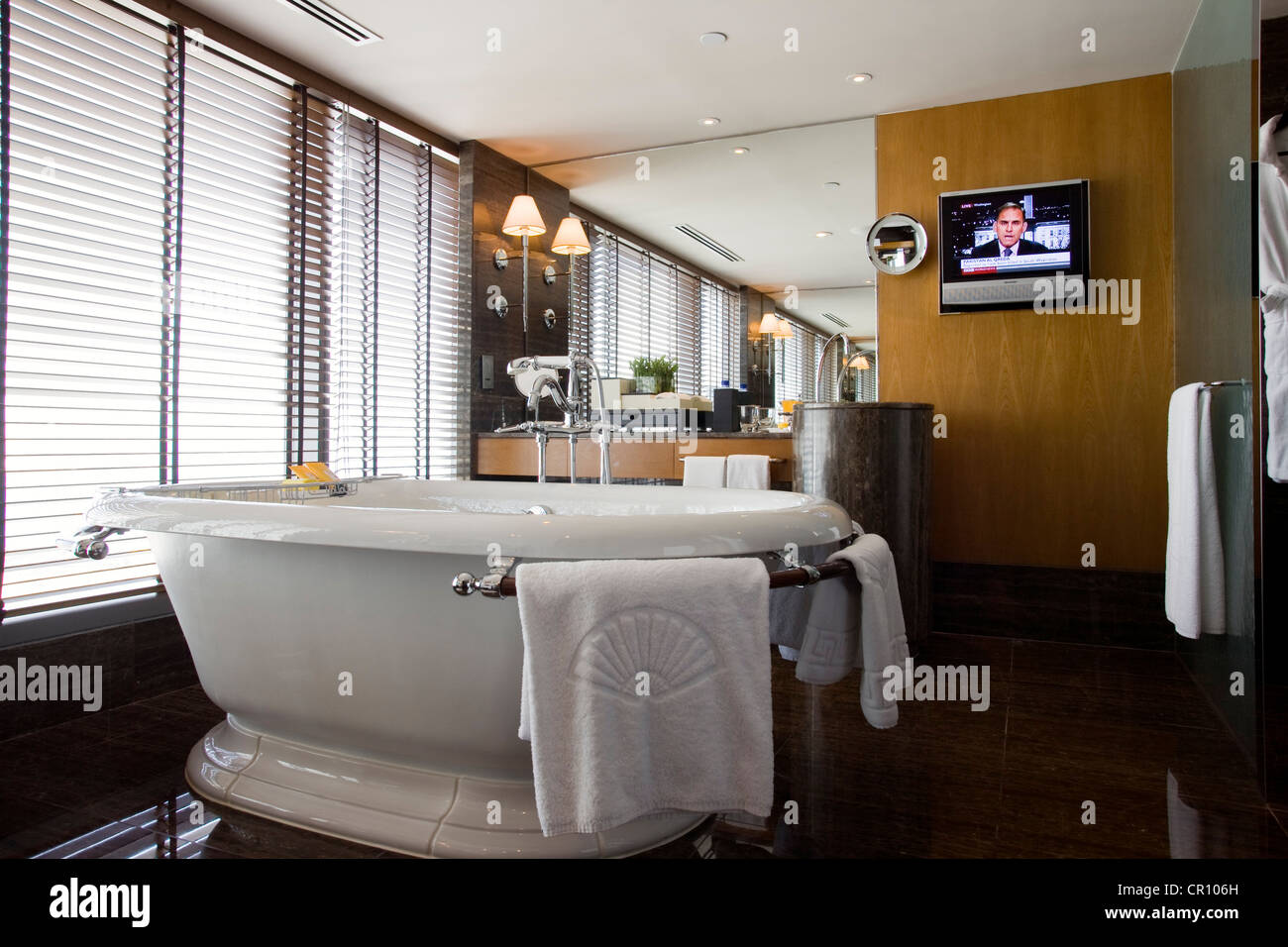 China, Hong Kong, Central District, Connaught Road, Mandarin Oriental Hotel, bathroom of a Suite Stock Photo