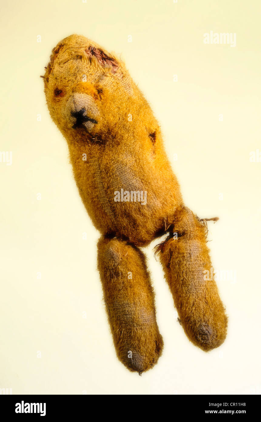 poor little teddy with no arms Stock Photo - Alamy
