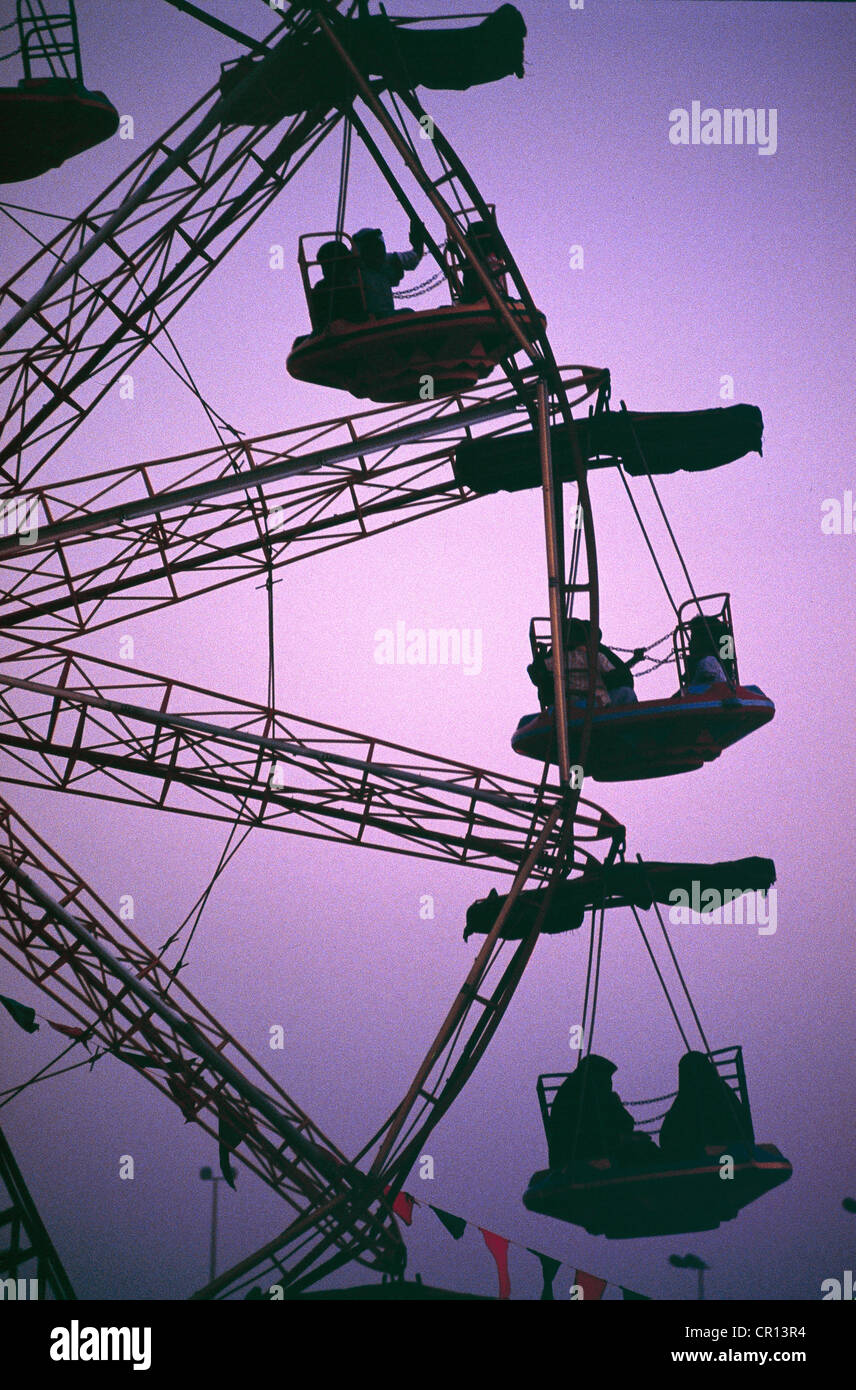 A ferris wheel entertaining Saudis and their families in Saudi Arabia's ...