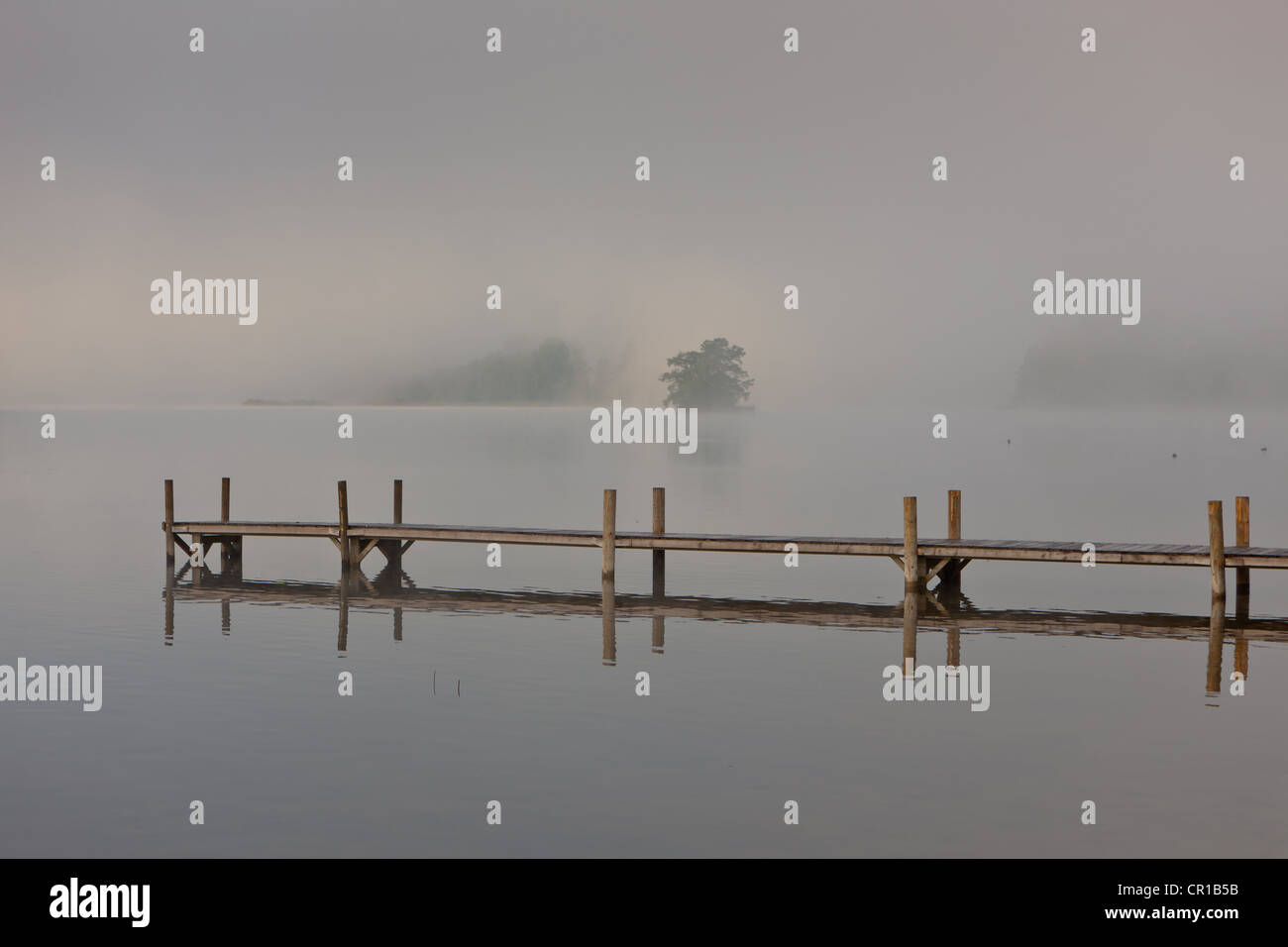 Misty dock docks piers wharf hi-res stock photography and images - Alamy