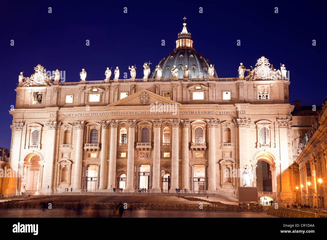 Italy, Rome, Vatican, St. Peter's Basilica‎ at dusk Stock Photo Alamy