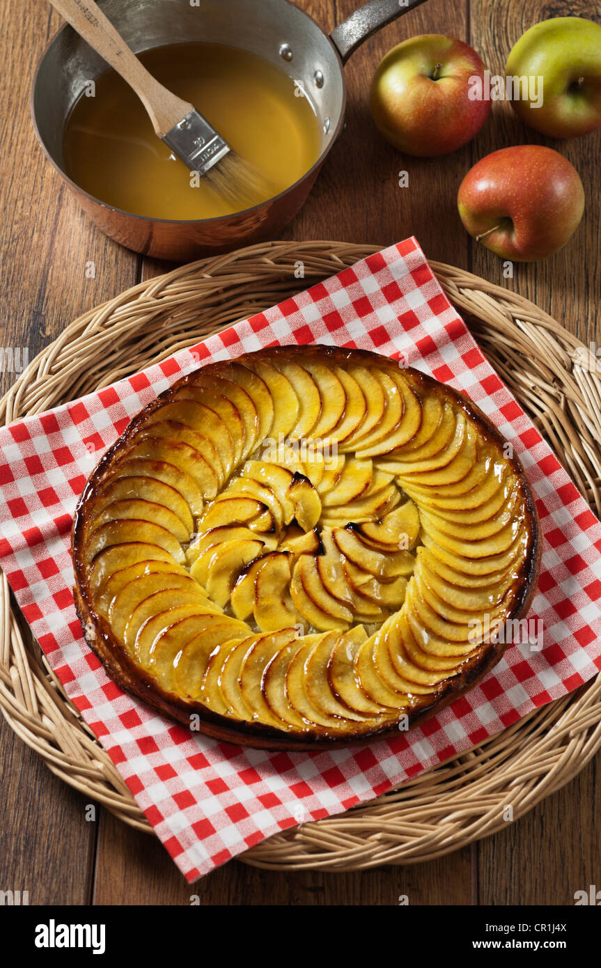 Tarte fine aux pommes French apple tart Stock Photo Alamy