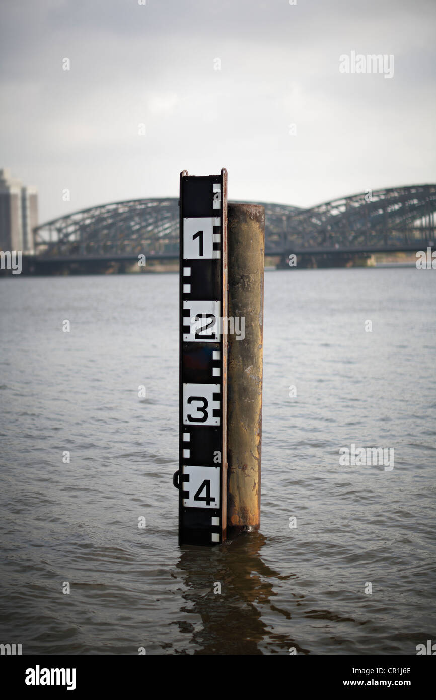 Water level gauge depth post hires stock photography and images Alamy
