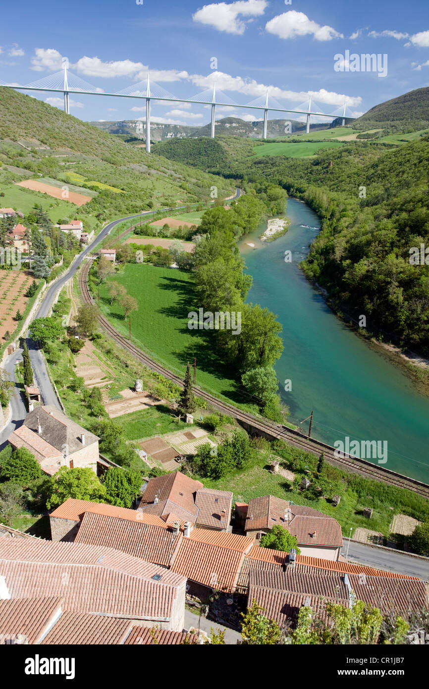 France, Aveyron, Millau Viaduct (A75 Motorway) built by Michel Virlogeux and Norman Foster, located between Causses de Stock Photo