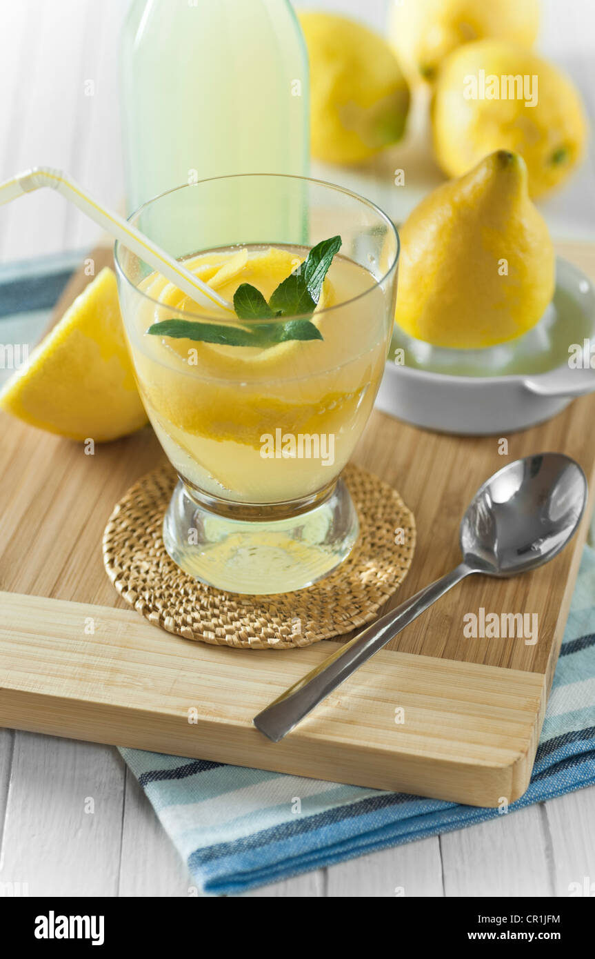Lemon squash hi-res stock photography and images - Alamy