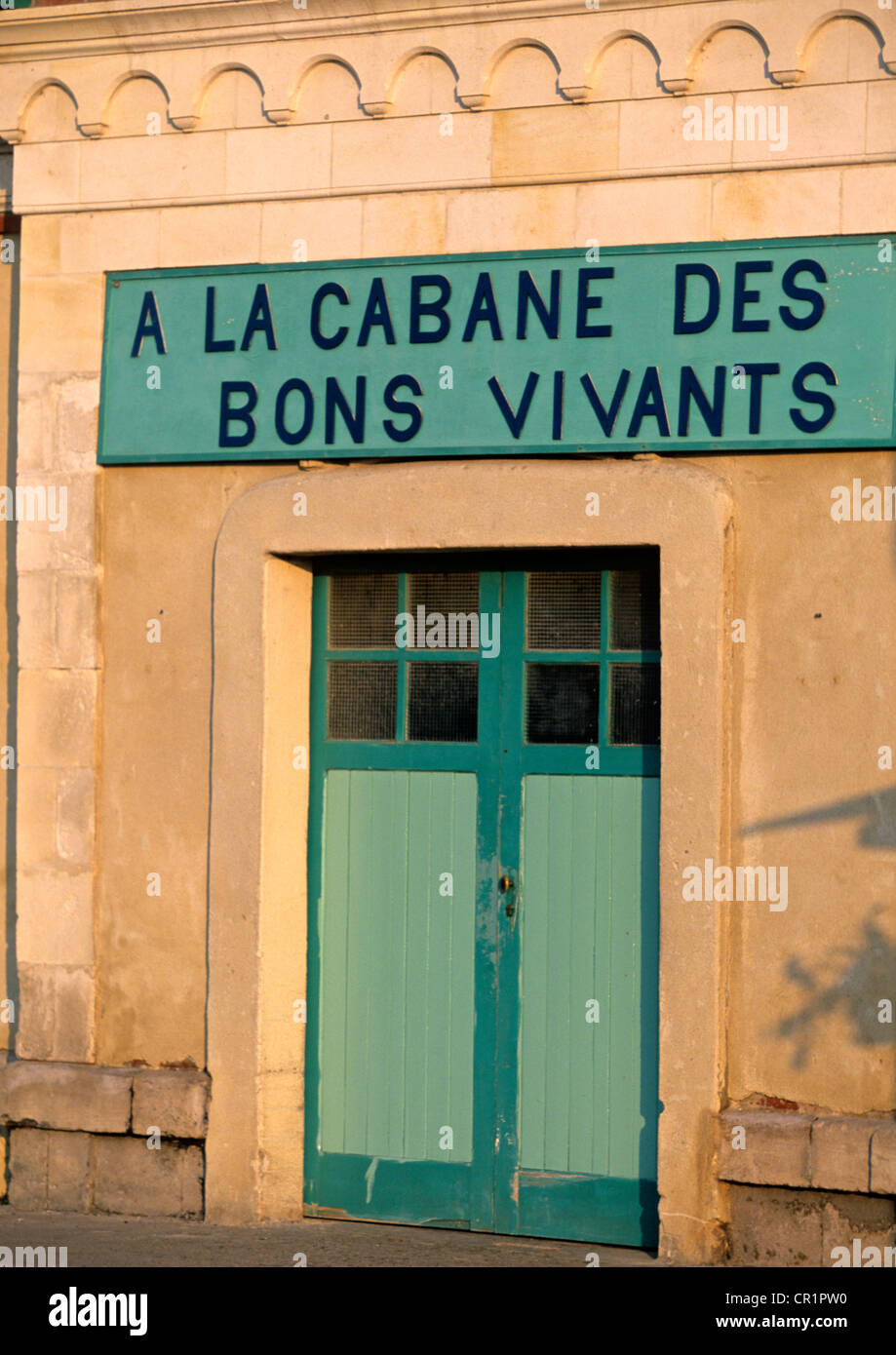 France, Charente Maritime, Marennes Oleron Basin, La Tremblade, oyster