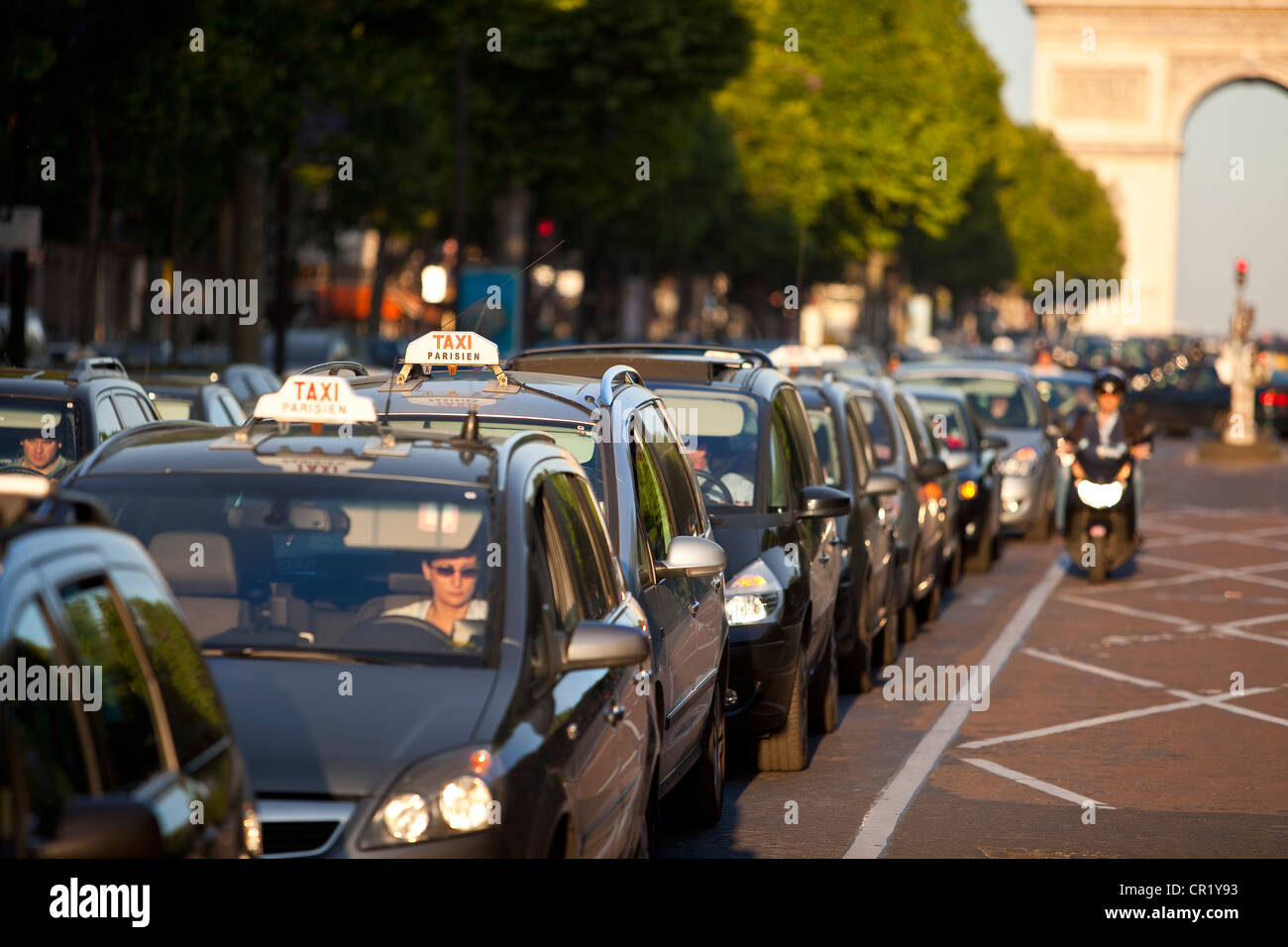 France, Paris, taxi queue on avenue des Champs Elysees Stock Photo Alamy