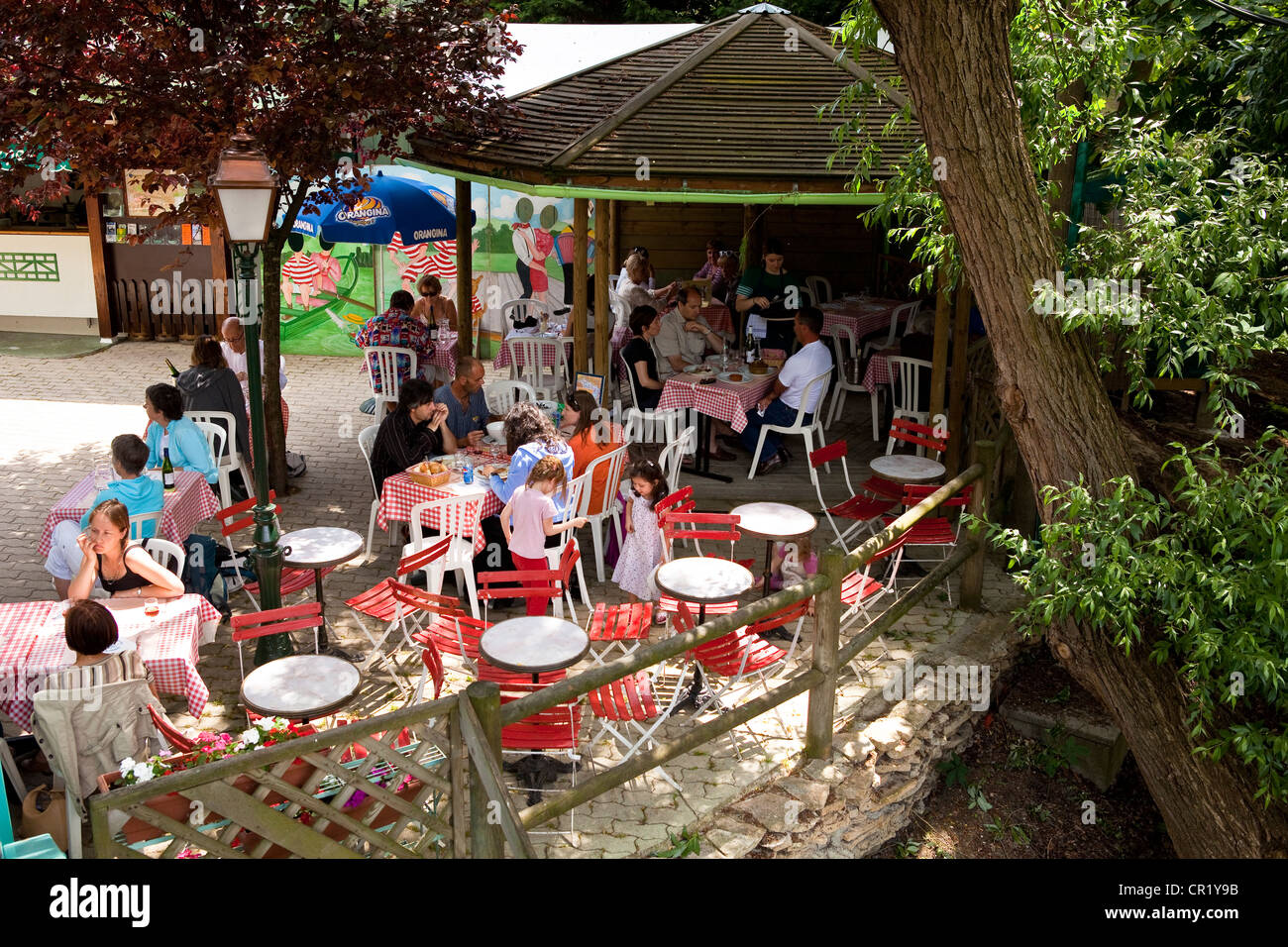 France Val De Marne Champigny Sur Marne Marne River Banks Guinguette Du Martin Pecheur An Open Air Cafe Along The Banks Of Stock Photo Alamy France Val De Marne Champigny Sur Marne Marne River Banks Guinguette Du Martin Pecheur An Open Air Cafe Along The Banks Of Stock Photo Alamy