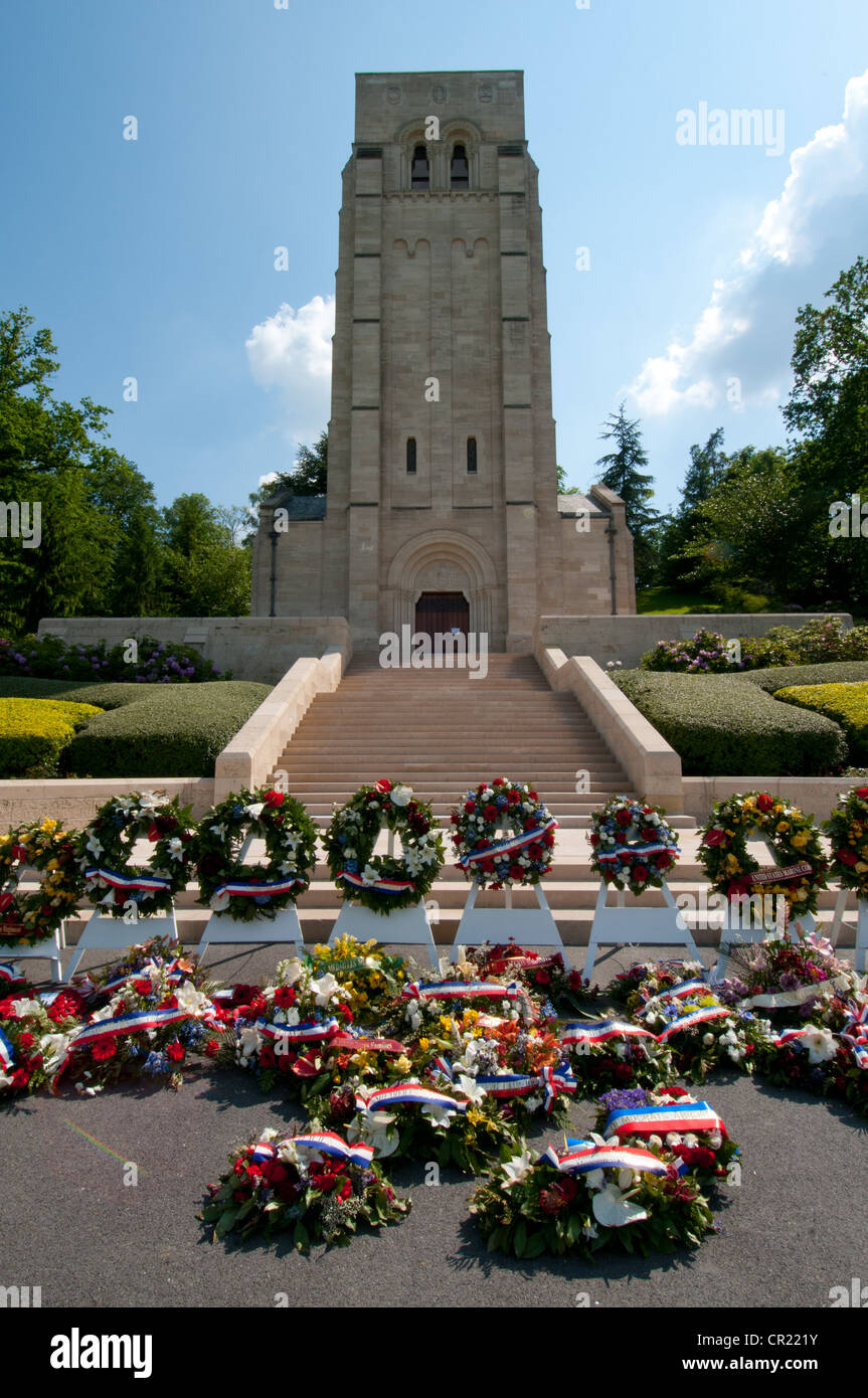 Wreaths in front of Aisne-Marne American Memorial, France Stock Photo