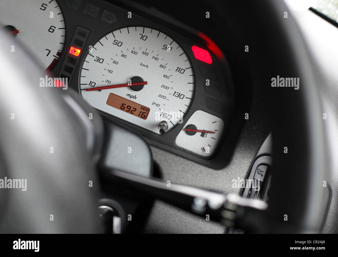 Dashboard warning lights hires stock photography and images Alamy