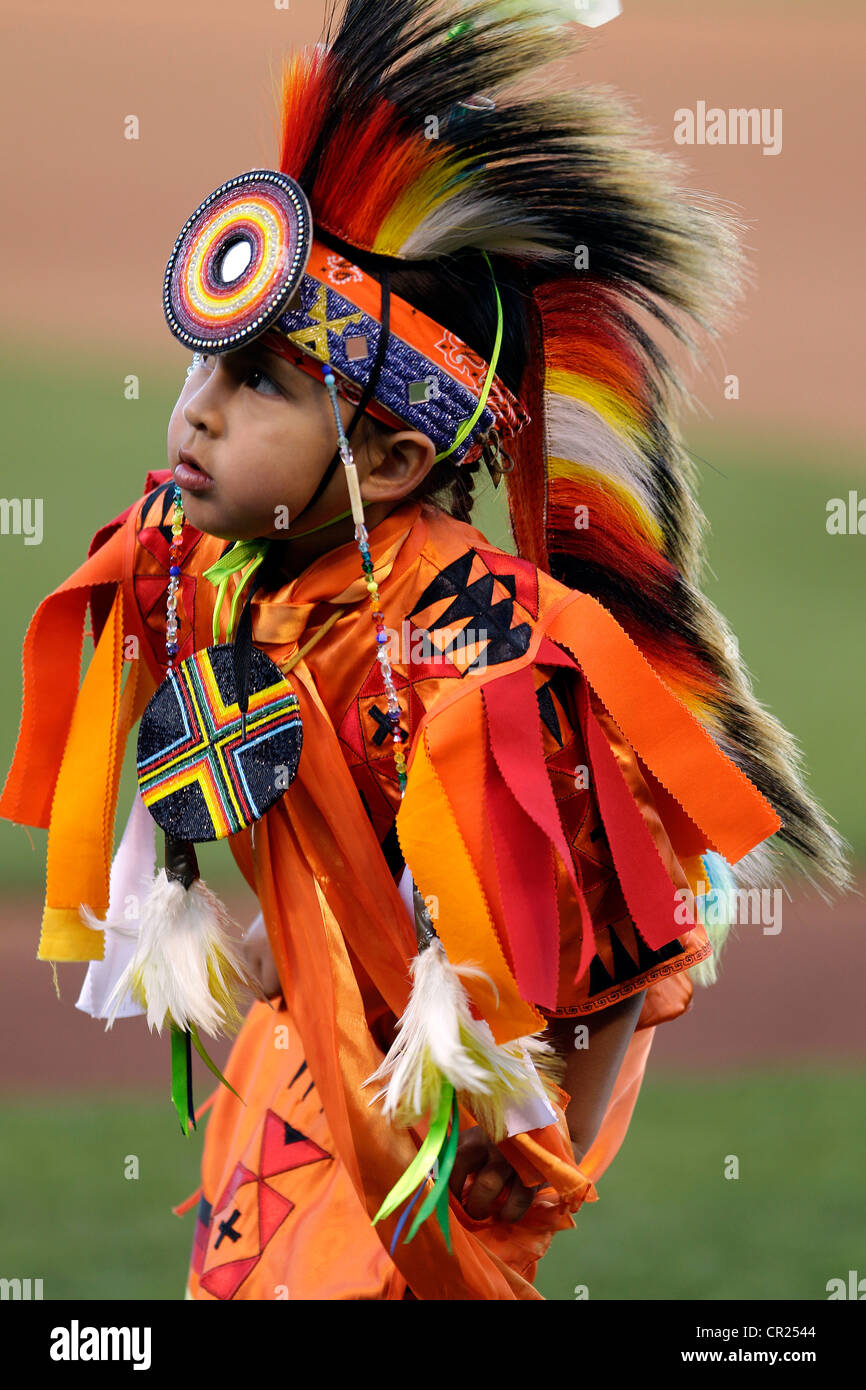 NATIVE AMERICAN INDIAN DANCE      Achomawi Indians      Chemakum Indians      Chukchansi Indians      Clayoquot Indians      Coa Stock Photo