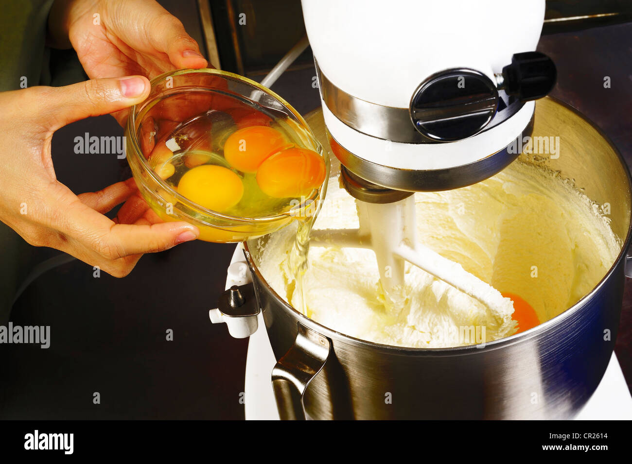 Electric mixer hires stock photography and images Alamy