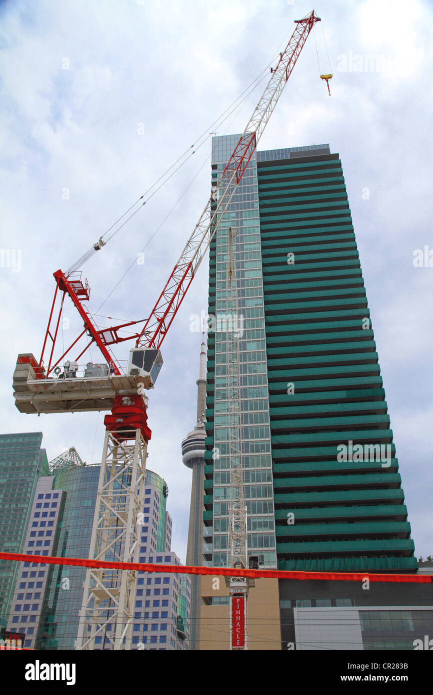 A crane working on a new building in Downtown Toronto Stock Photo Alamy