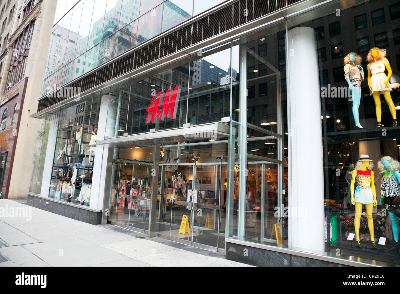 H&M H & M shop on 5th Avenue Manhattan New York City iconic street ...