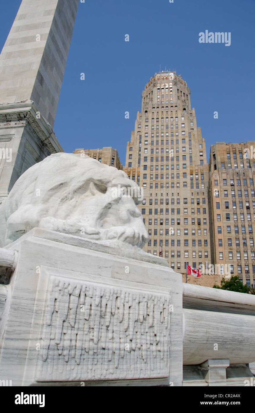 New York, Buffalo, City Hall. Historic Art Deco building with The McKinley Monument, 96-foot tall obelisk at Niagara Square. Stock Photo