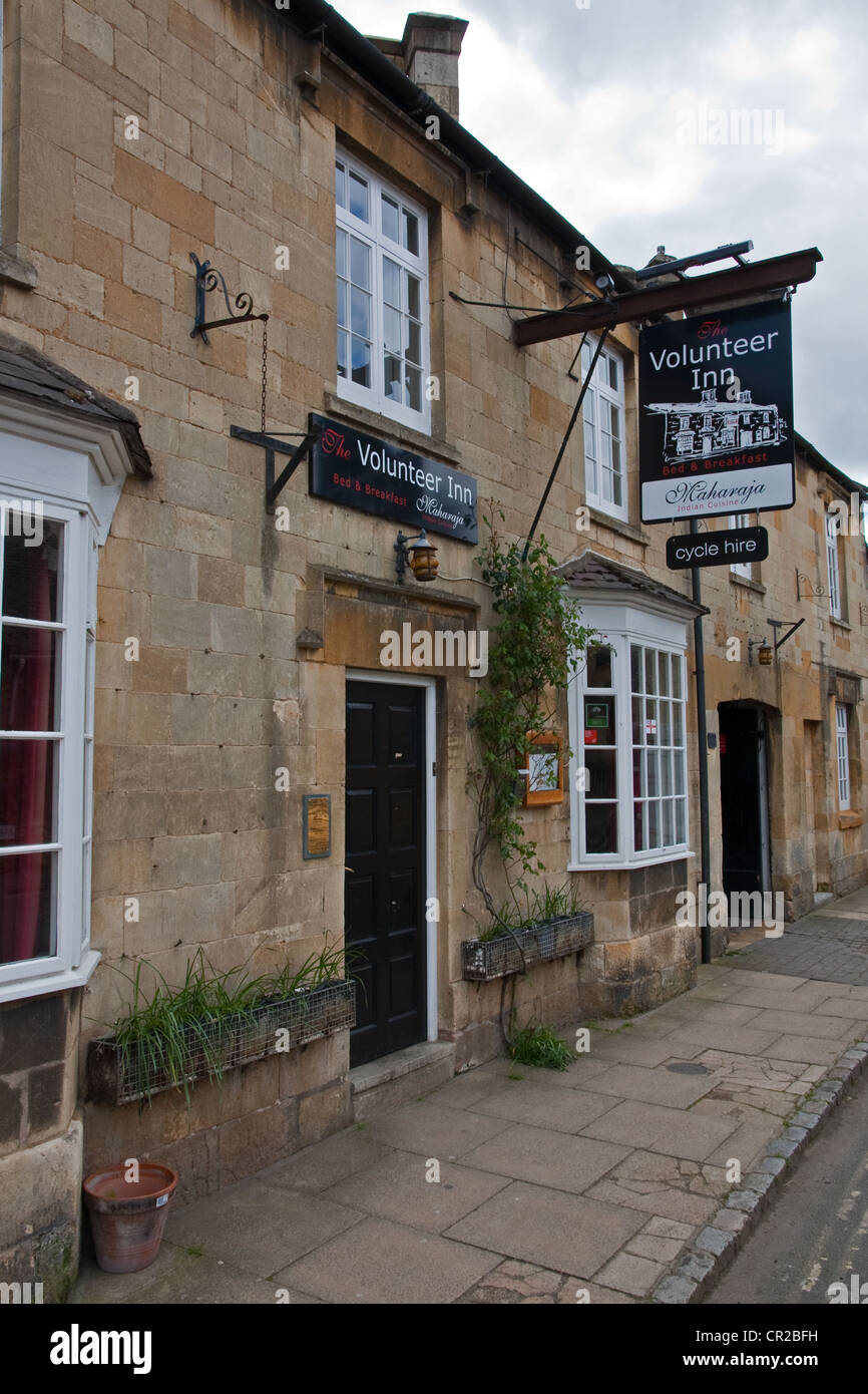 The Volunteer Inn and Maharaja Indian restaurant, Stow-on-the-Wold Stock Photo