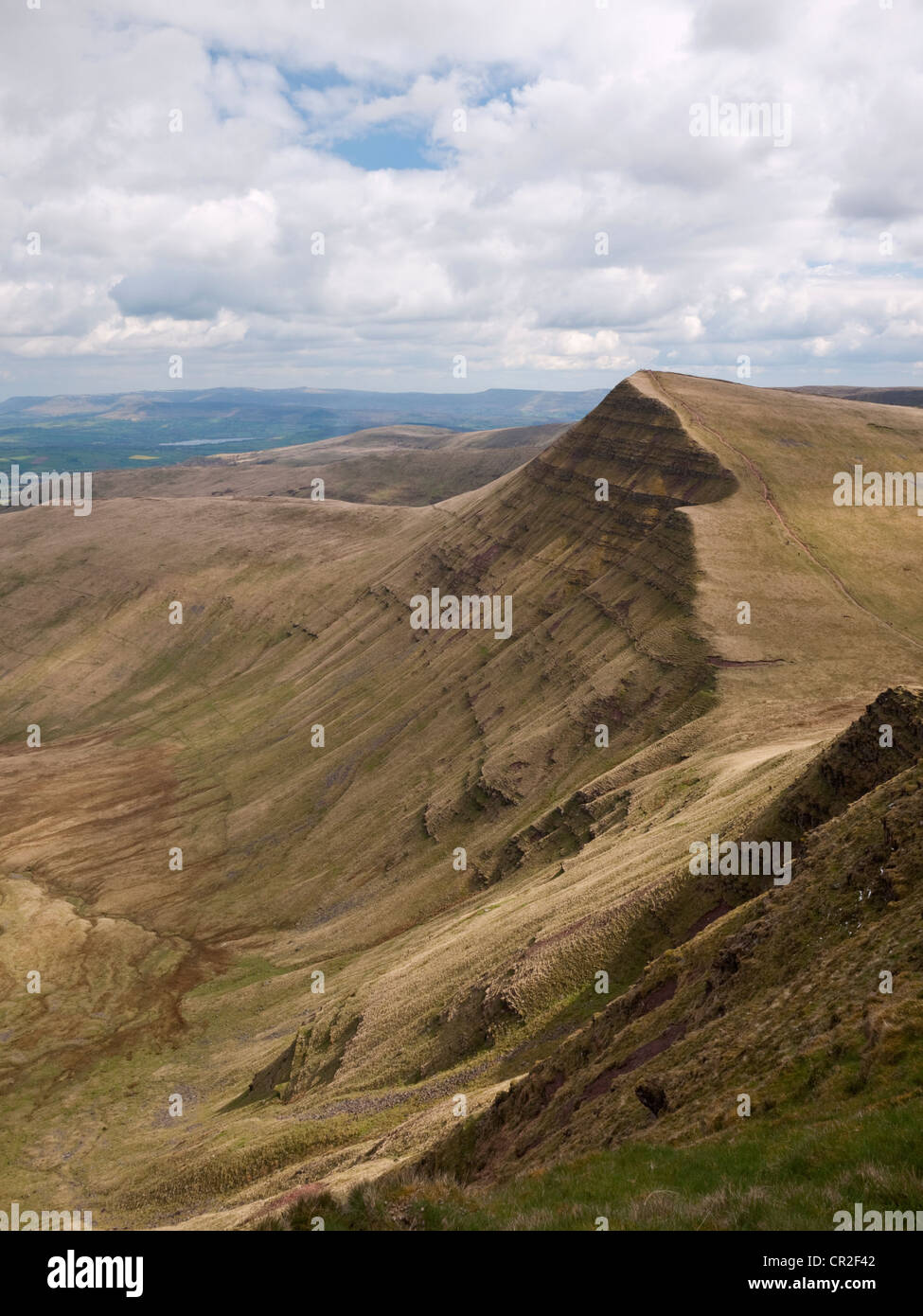 The peak of Cribyn and its north ridge, Bryn Teg, viewed from Pen y Fan ...