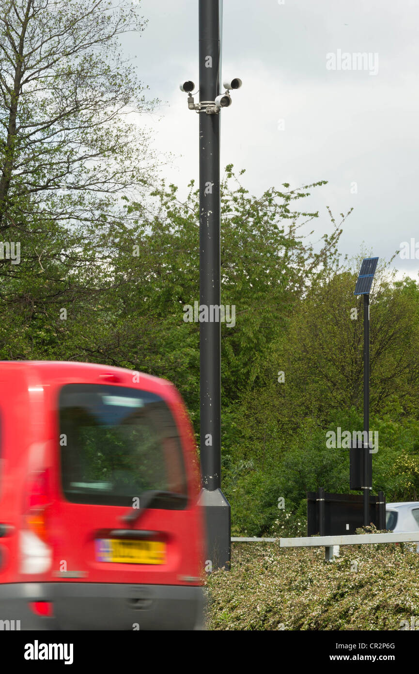 Anpr Cameras Monitoring Traffic To Identify Unpaid Vehicle Tax Stock Photo Alamy