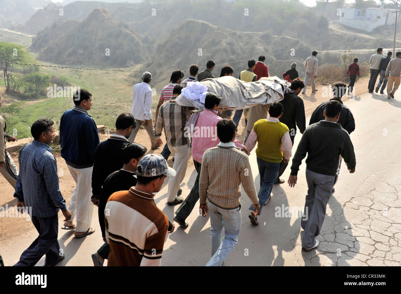 Funeral, funeral cortege, near Gwalior, Rajasthan, North India, Asia
