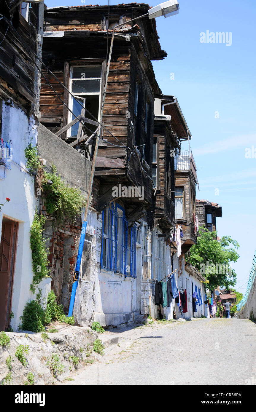 Historic houses istanbul hi-res stock photography and images - Alamy