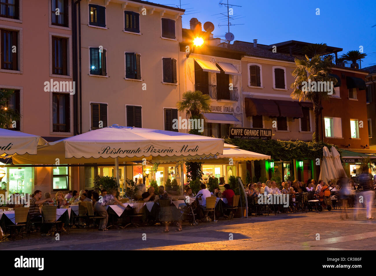 Sitting man lake garda hi-res stock photography and images - Alamy