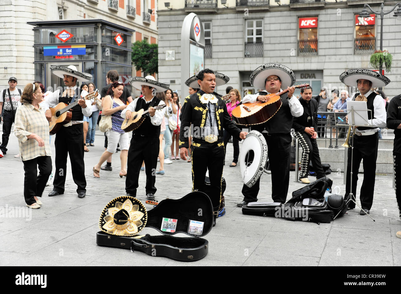 Mexican street musicians, Puerta del Sol, Madrid, Spain, Europe Stock Photo  - Alamy