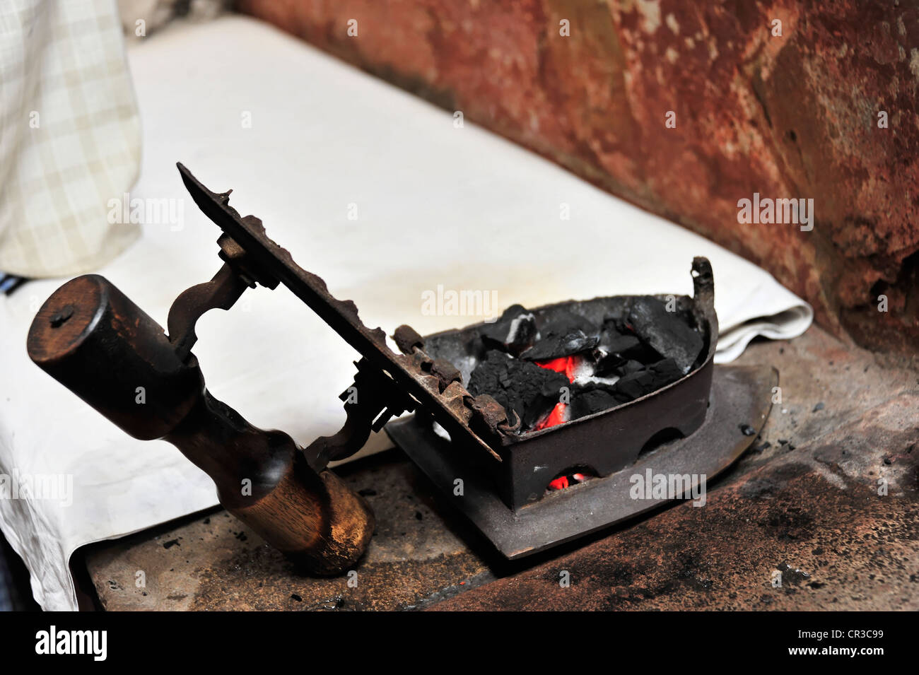 Flat iron with charcoal, Varanasi, Benares, Uttar Pradesh, India, South