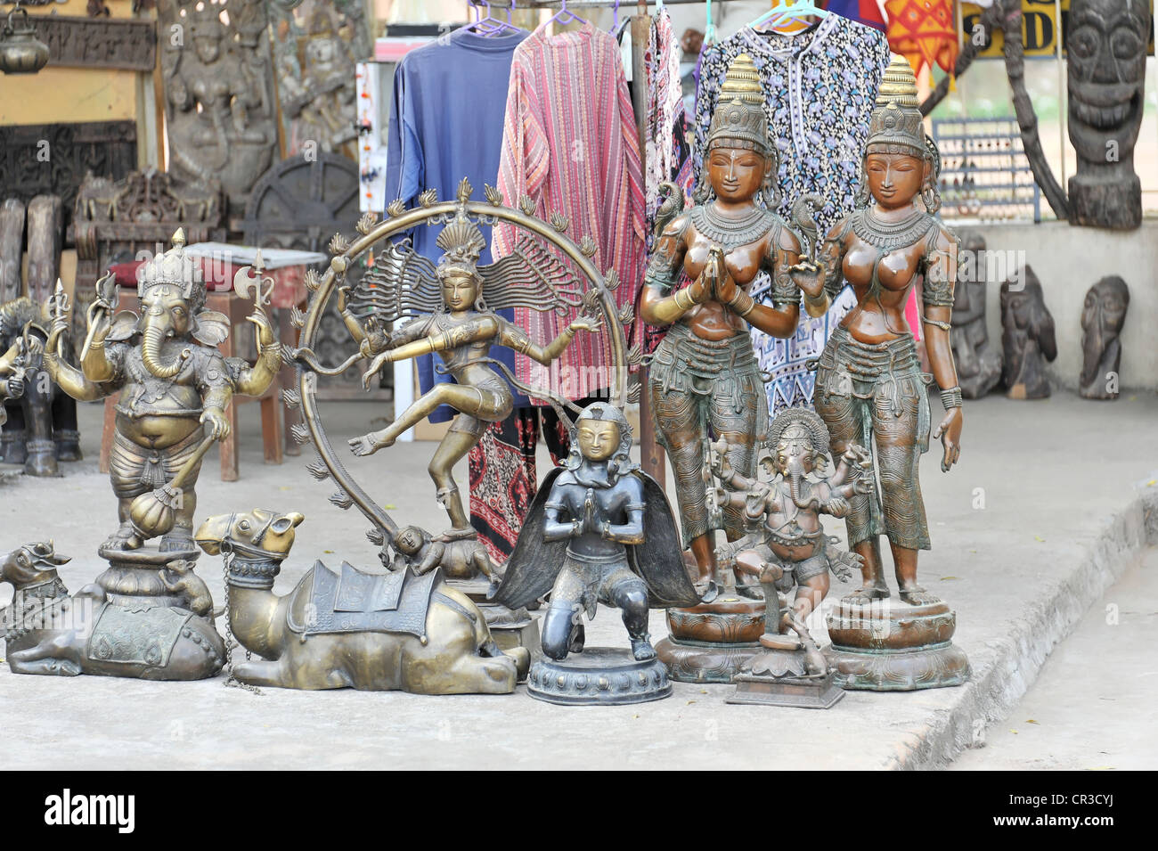 Indian bronze statues for sale, Khajuraho, Madhya Pradesh, India, Asia Stock Photo