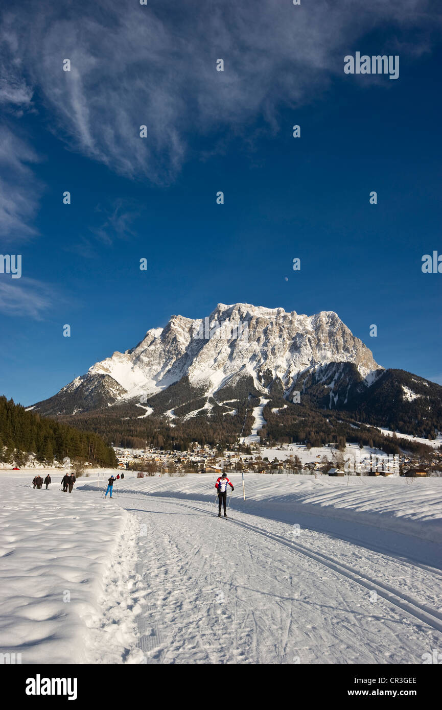 Cross-country skier and walkers, Zugspitze near Lermoos, Tyrol, Austria ...