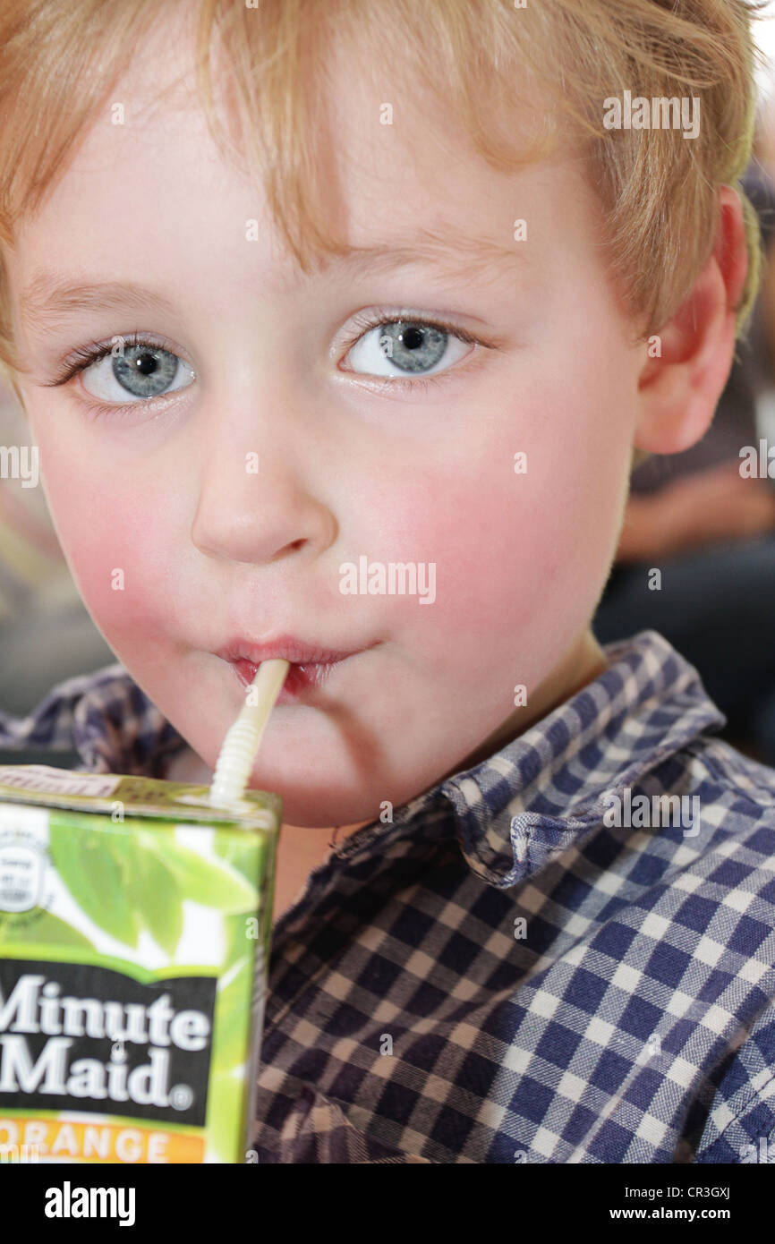 Minute maid juice box hires stock photography and images Alamy