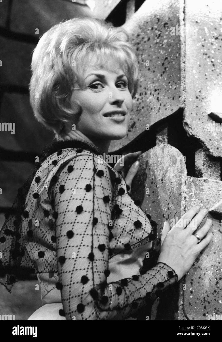 Johns, Bibi, * 21.1.1929, Swedish singer and actress, half length, to the TV show 'Musik aus Studio B', with the song: 'Sag, was willst du finden', 1966, Stock Photo