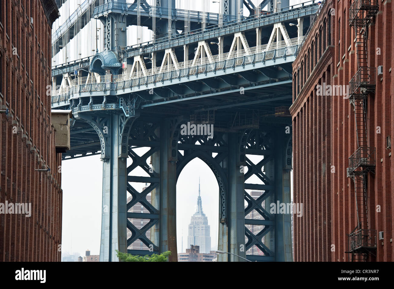 Manhattan Bridge and the Empire State Building, Brooklyn Heights, New York, USA Stock Photo