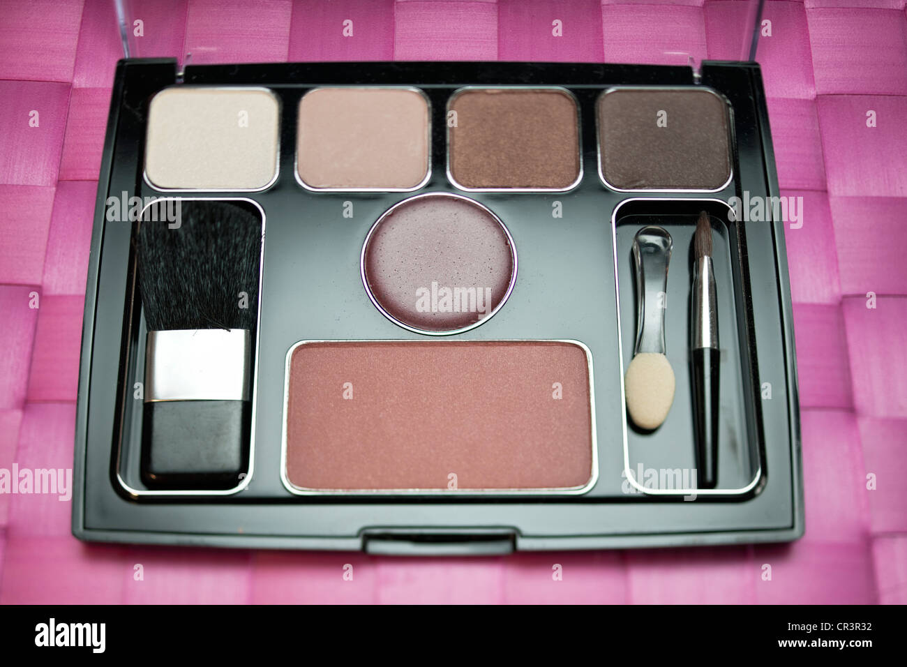 Rouge box hires stock photography and images Alamy