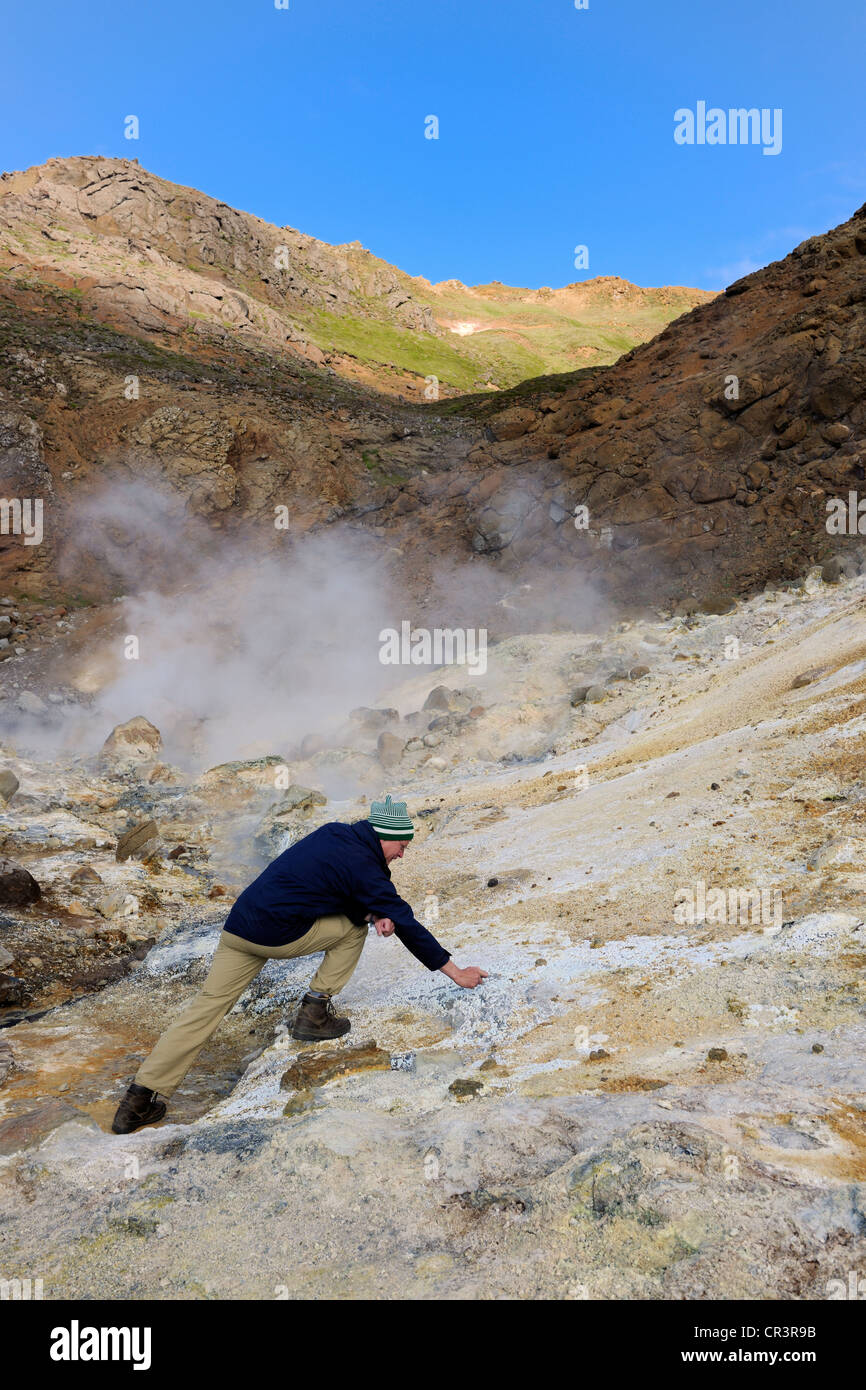 Iceland, Reykjavik Region, Krisuvik Valley, sulphur springs and fumaroles in the geothermal zone of Seltun Stock Photo