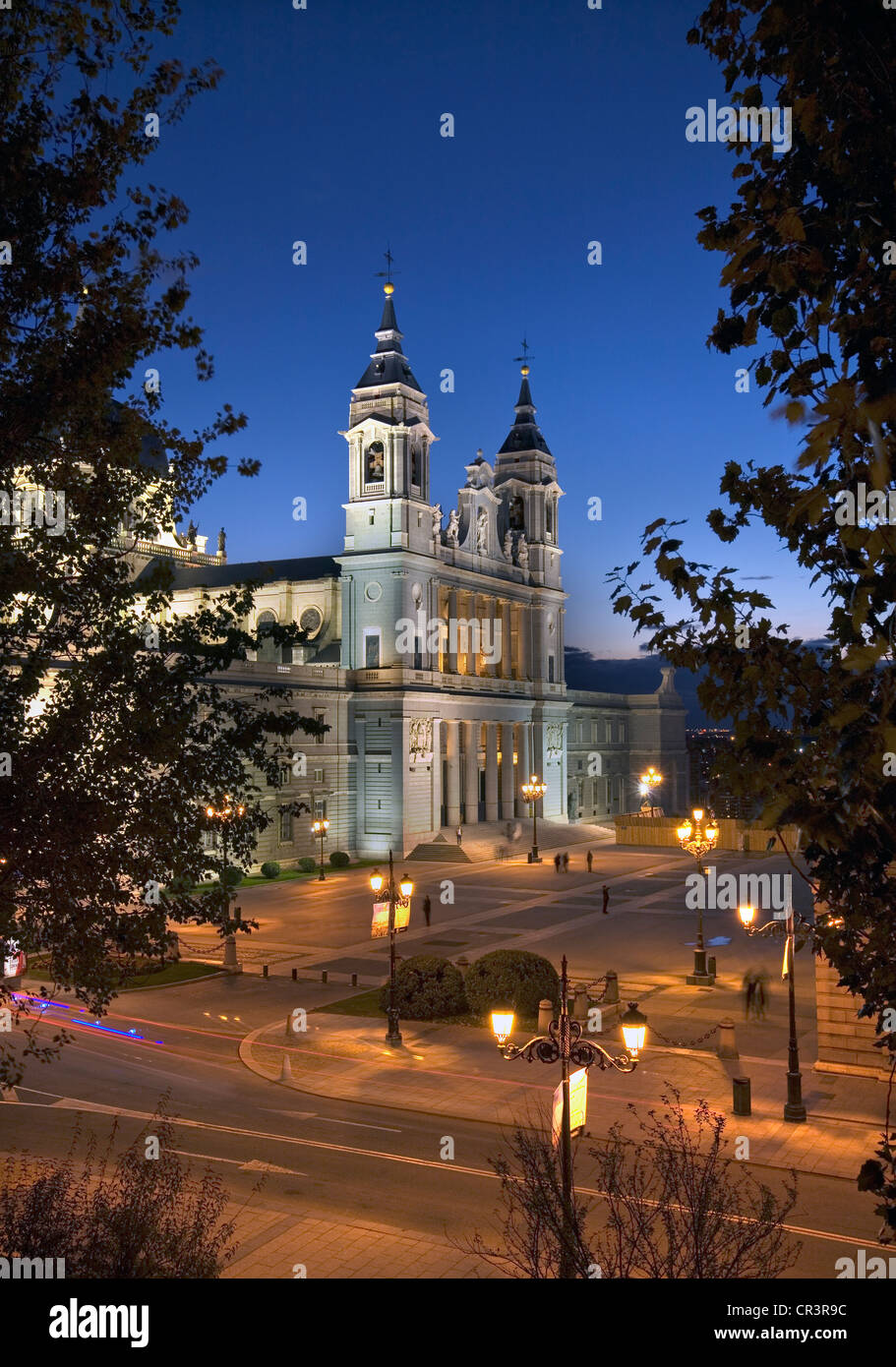 Front facade of the Santa María la Real de La Almudena or Almudena