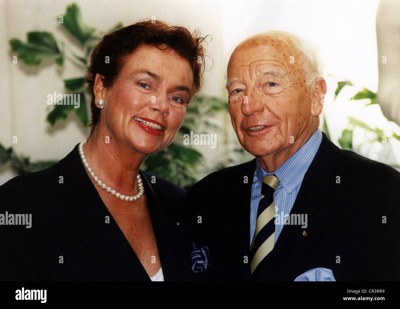 Scheel Walter 8.7.1919 - 24.8.2016, German politician (FDP), portrait, with his wife Barbara, on occasion of his 60th birthday in Berlin, 12.7.1999, Stock Photo